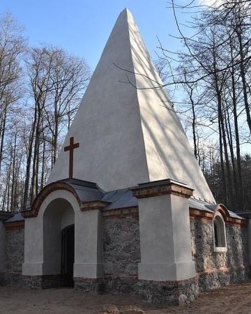 Grobowiec Piramida w Rapie