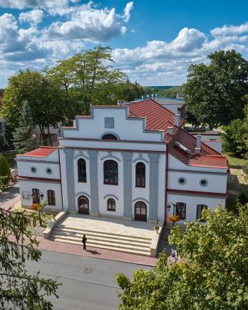 Teatr Dworski, Siedziba Gminnego Ośrodka Kultury