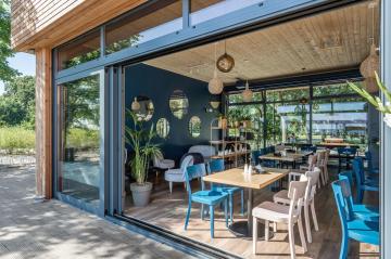 M15 Restaurant & Bar